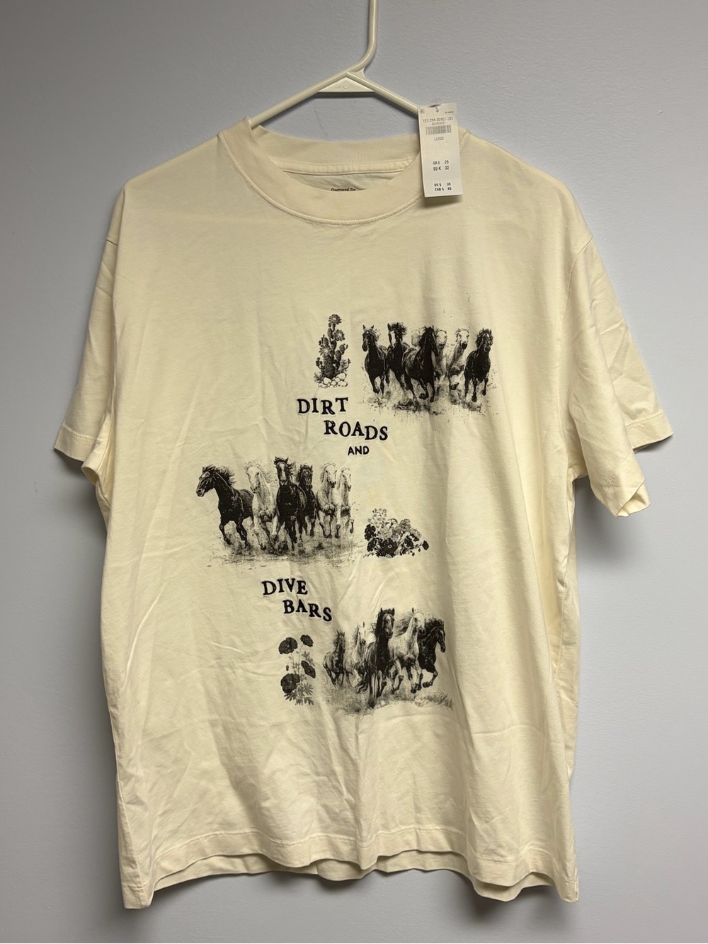 Abercrombie Cream Graphic Tee - Dirt Roads and Dive Bars